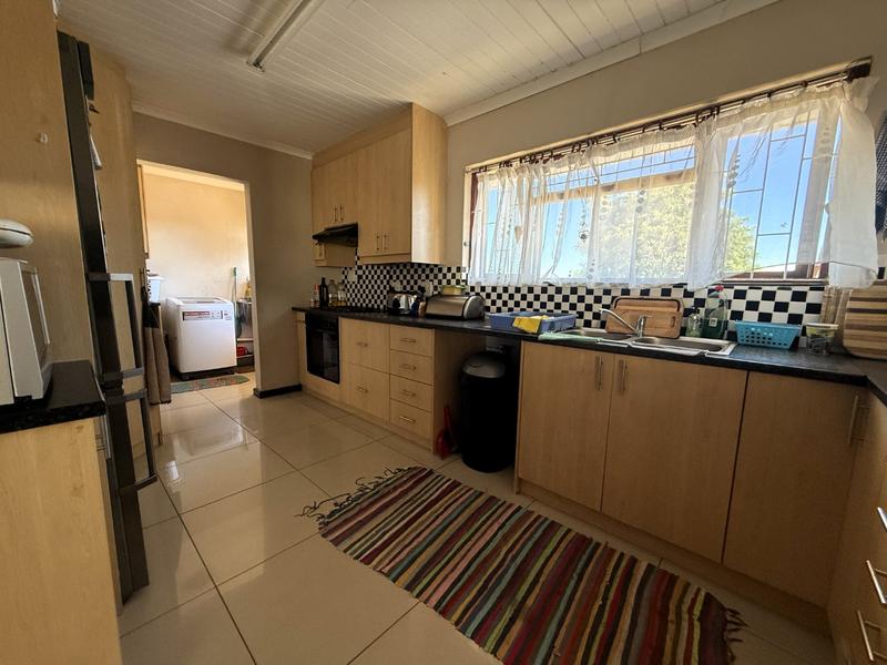 4 Bedroom Property for Sale in Bergzicht Western Cape